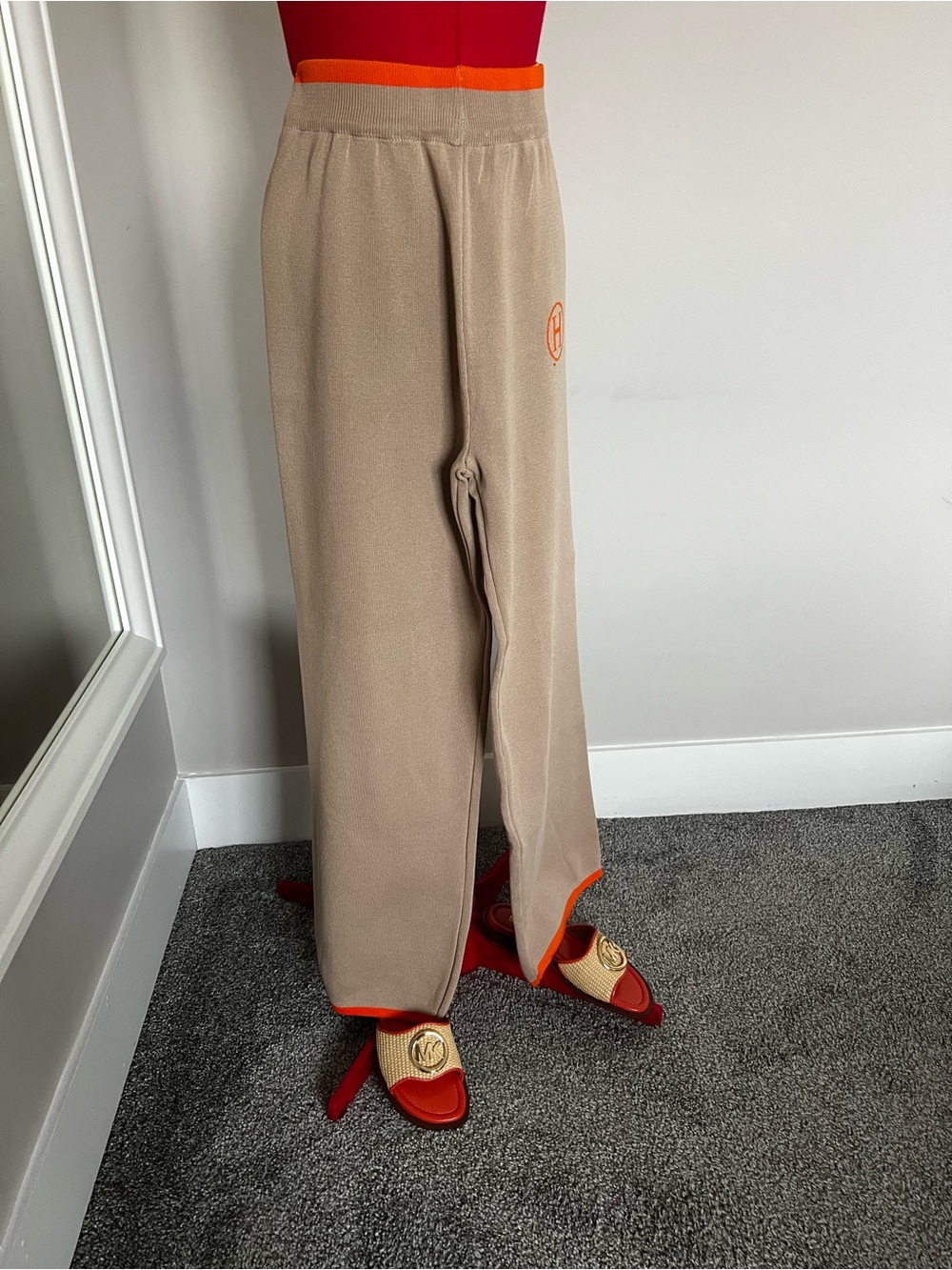Hermes Beige Knit Short-Sleeve Top & Wide-Leg Pants with Orange Accents size S-M - Picture 9 of 13